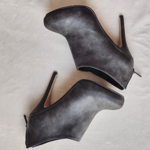 Grey 4.5" Stiletto Heels Sexy Ankle Bootie Michael Antonio Fall Dress Boot - Picture 3 of 4